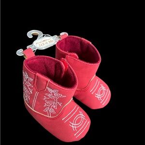 NWOT Infant soft sole boots size 2